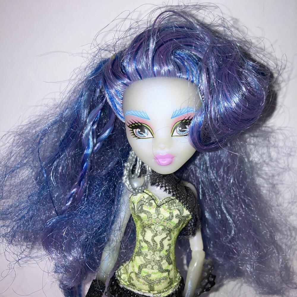 Monster High Doll Freaky Fusion Hybrids Sirena Von Boo 2014 Clothes Earrings - Picture 3 of 5